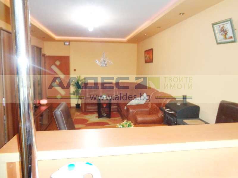 Продава се Тристаен апартамент в София, Хаджи Димитър - 68 кв.м за 2206 €/кв.м - Снимка #3