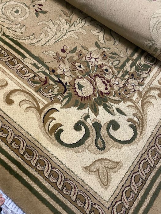 Продам ковер в хорошем состоянии