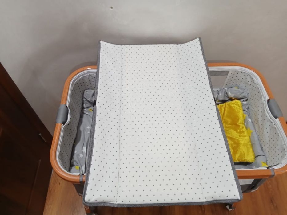 Манеж-кровать в хорошем состояний!