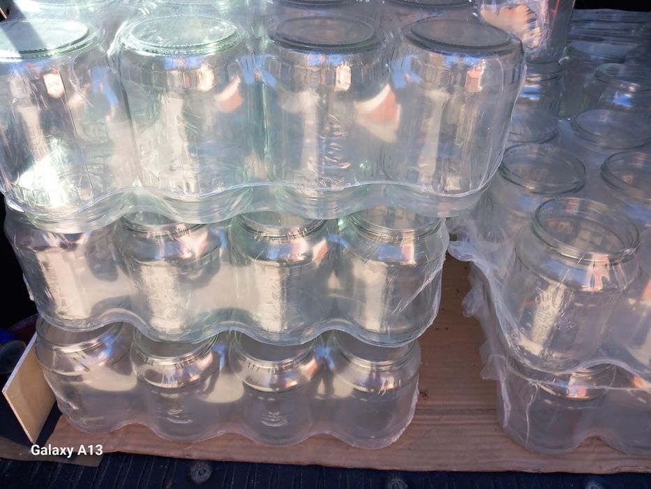 Vand produse si materiale apicole.  !