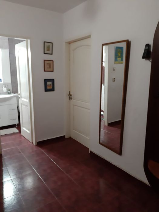 Inchiriez apartament doua camere etaj 1 zona MB-uri.