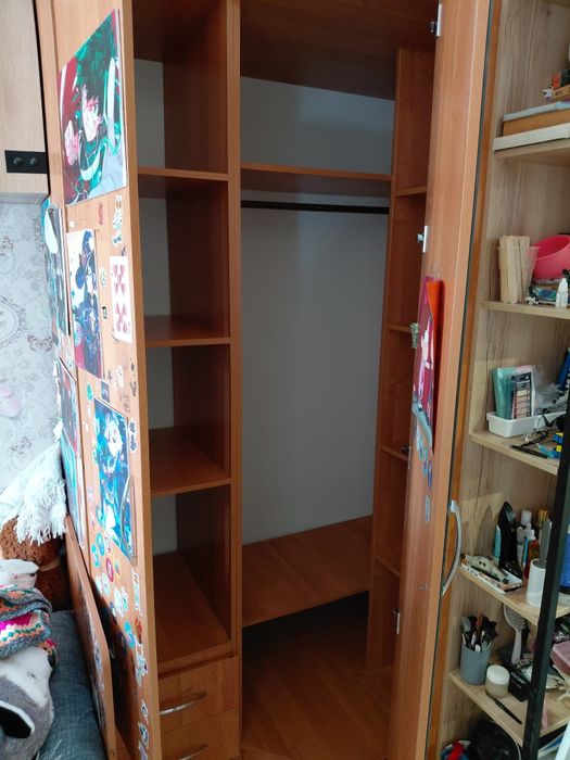 Продам Угловой шкаф