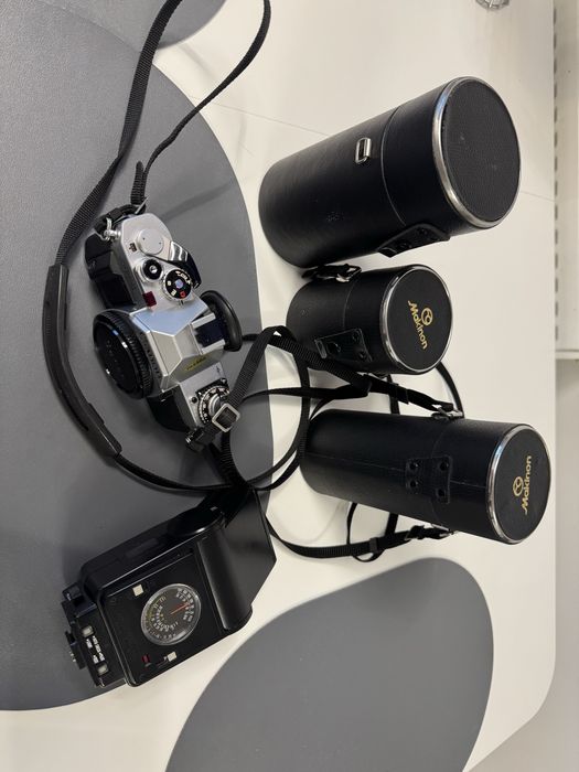 Canon AV-1  stare excelentă kit complet pentru pasionați de film