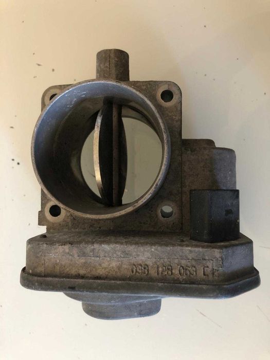 Clapeta acceleratie VW Polo/Passat/Skoda 1.9SDI 038128063C