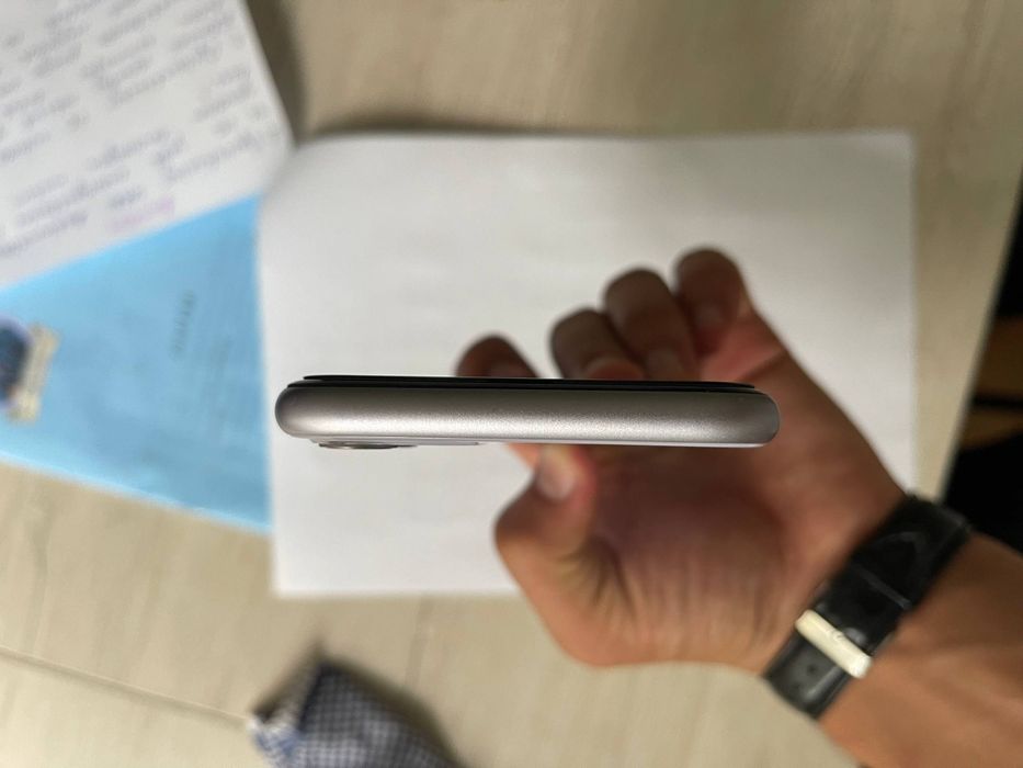iPhone 11 sotiladi