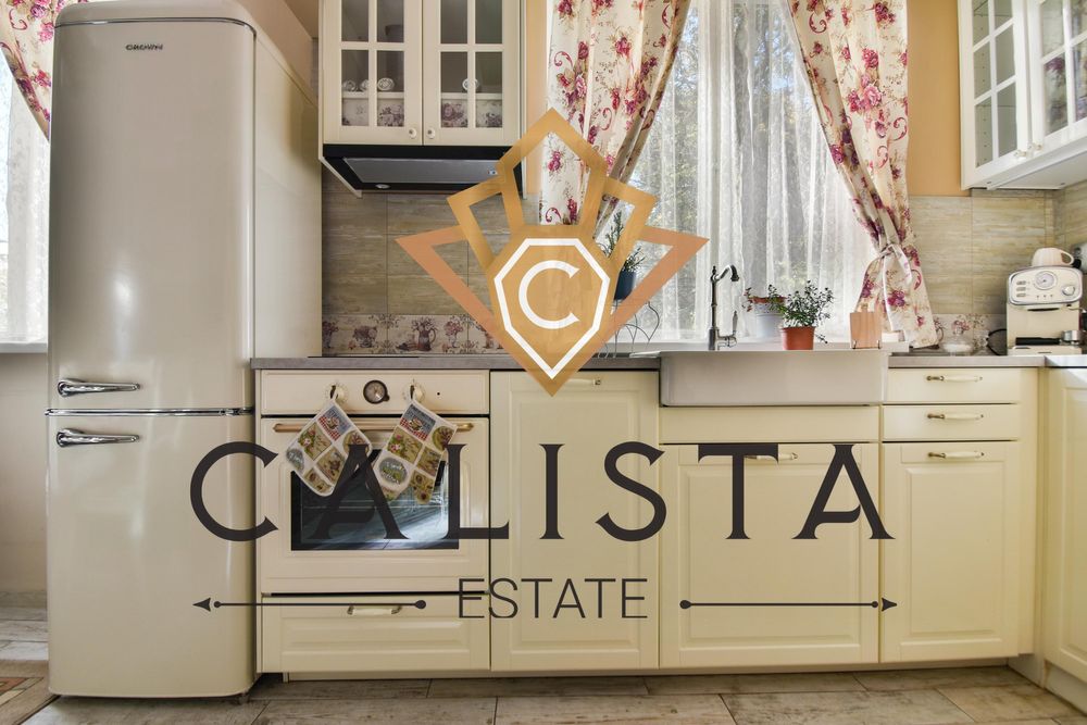 Дава се под наем Тристаен апартамент в София, Център - 70 кв.м за 799 € - Снимка #2