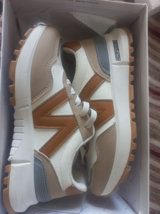 Кроссовки новые, 37 размер