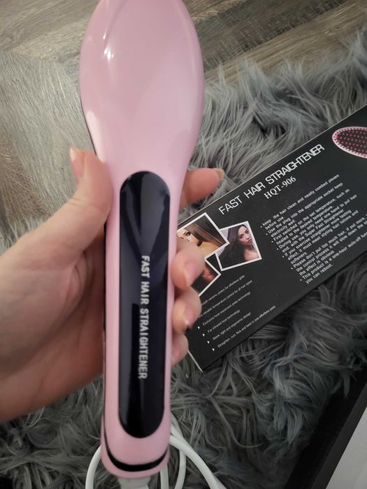 Четка за изправяне на  коса 20лв нова