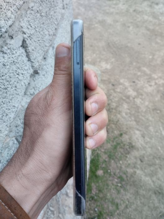 Телефон сатылады память 64 коробка бар