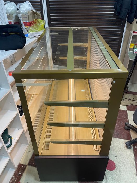 Кондитерская витрина Carboma