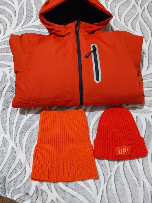 Продам детскую куртку для мальчика