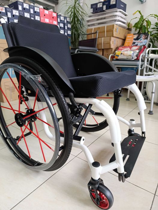 НАМАЛЕНИЕ С 200ЛВ.Активна инвалидна количка