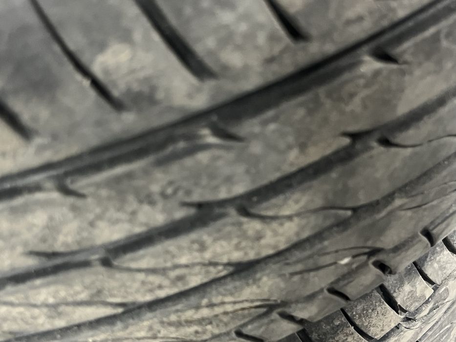 Продам шины 215/55/17 лето