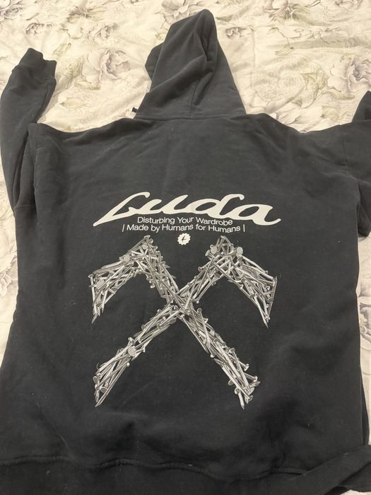 Luda суичър S.