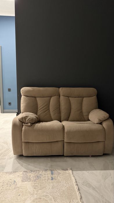 Диван с реклайнером