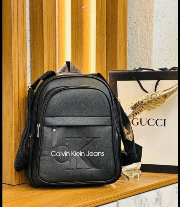 Дамски чанти и раници