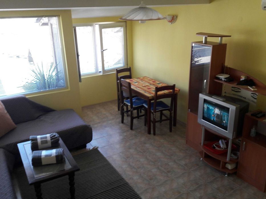 Дава се под наем Двустаен апартамент в Велико Търново, Център - 56 кв.м за 295.8 € - Снимка #3