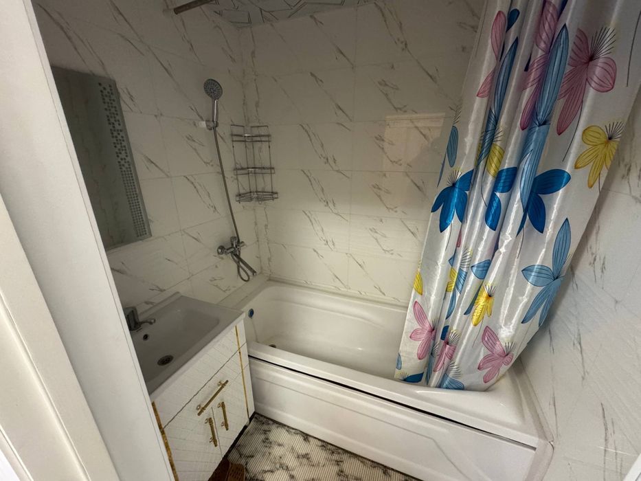 Шахар марказида жойлашган 2 хонали квартира ижарага берилади ОИЛАГА