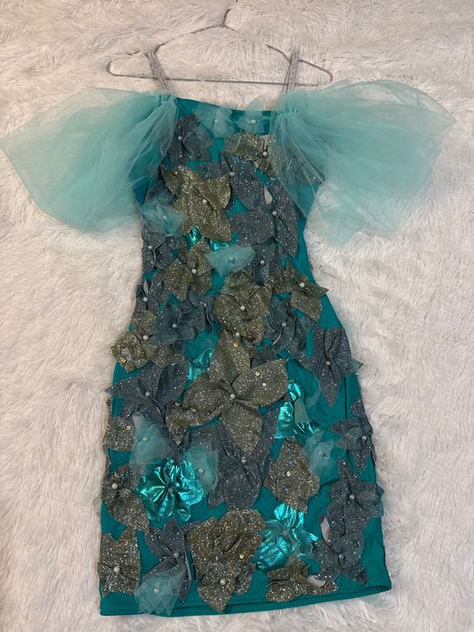 Къси бални рокли