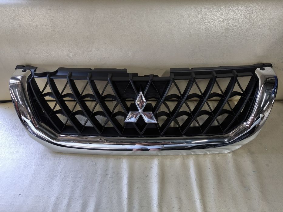 Решетка радиатора mitsubishi Монтеро спорт в Алматы