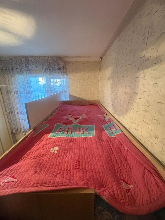 Двухяросный кровать