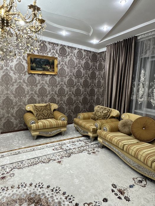 Продам диван два кресла б/у 150000  Алматы