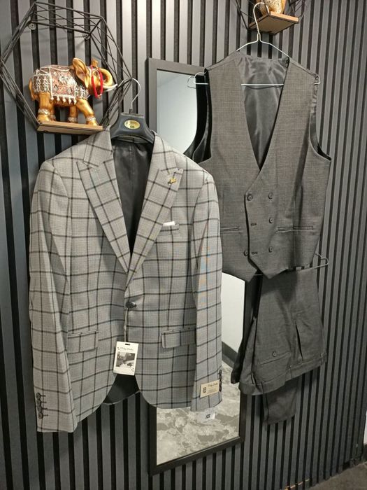 Costum elegant slim