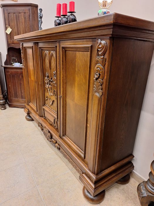 Комод,  скрин, бюфет,  шкаф с дърворезба