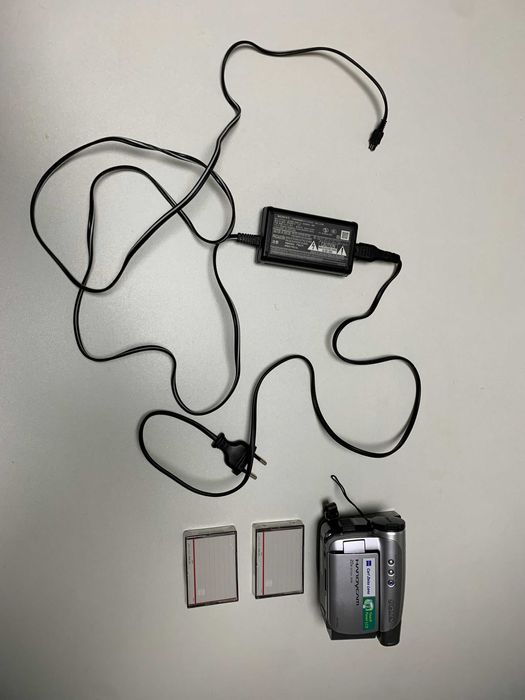Продам Sony Handycam DCR-HC28E (MiniDV)