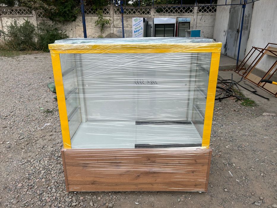 Витринный холодильник