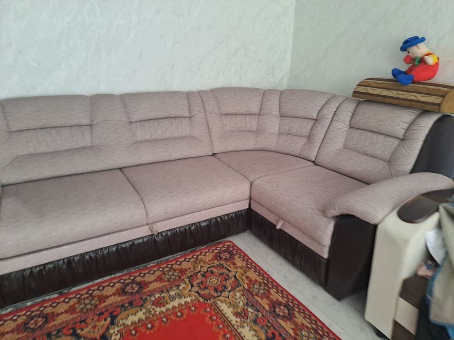 Продам диван угловой