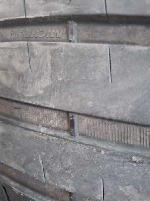 Anvelope vara 235.45.18 MICHELIN dot 0522