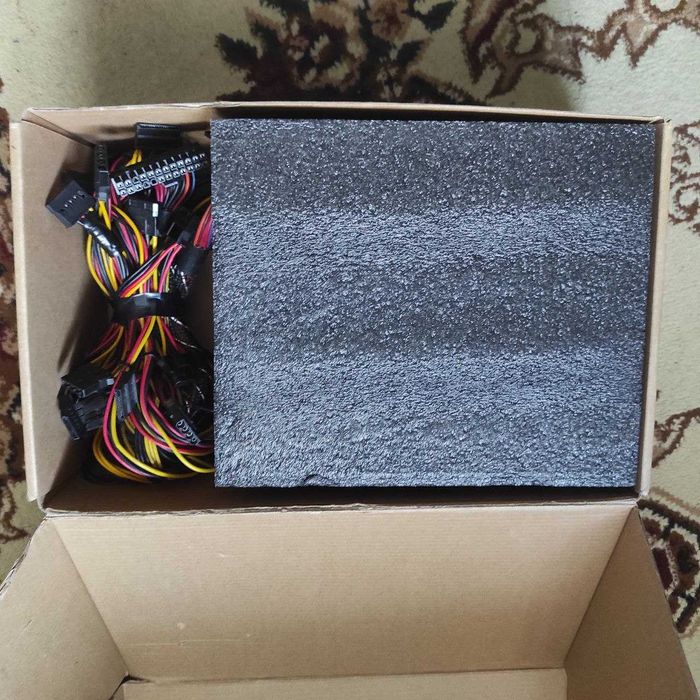 Мощнный блок питания 1600wt.