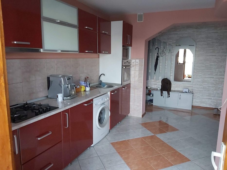 De închiriat apartament două camere Piața spitalului