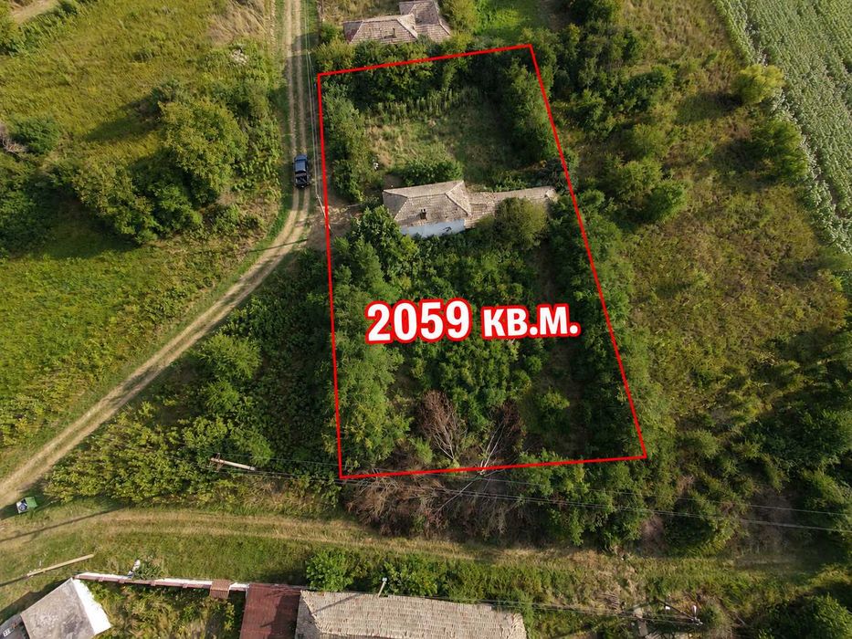Къща с двор 2 059 кв.м в село Глогинка, общ.Попово