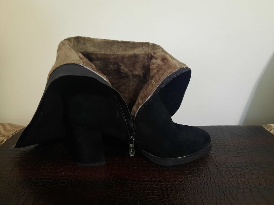 Продам зимние сапоги