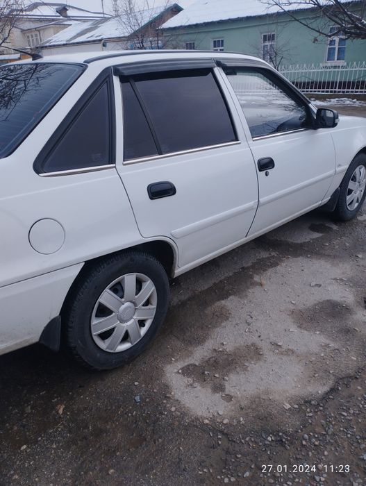 Moshinani xolati yaxshi mator 1,6 
4 ta shinasi yangi quyilgan