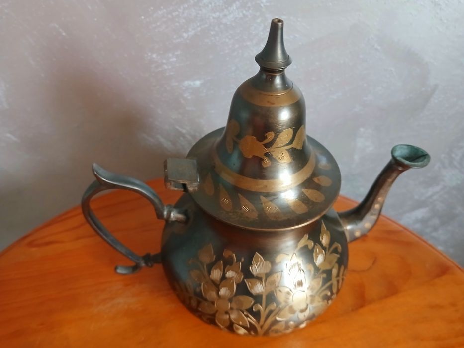 Античен индийски чайник