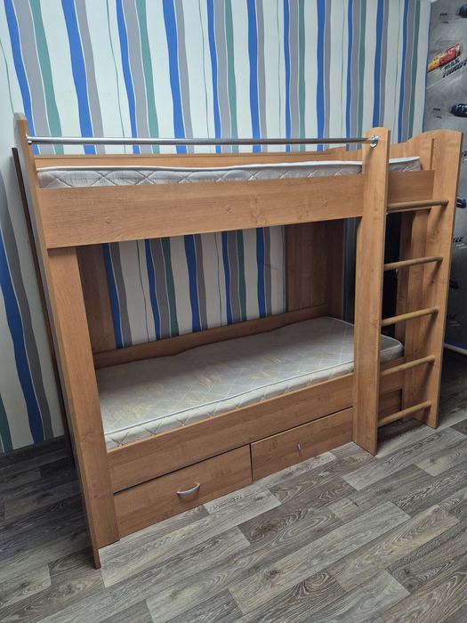 Кровать двухярусная