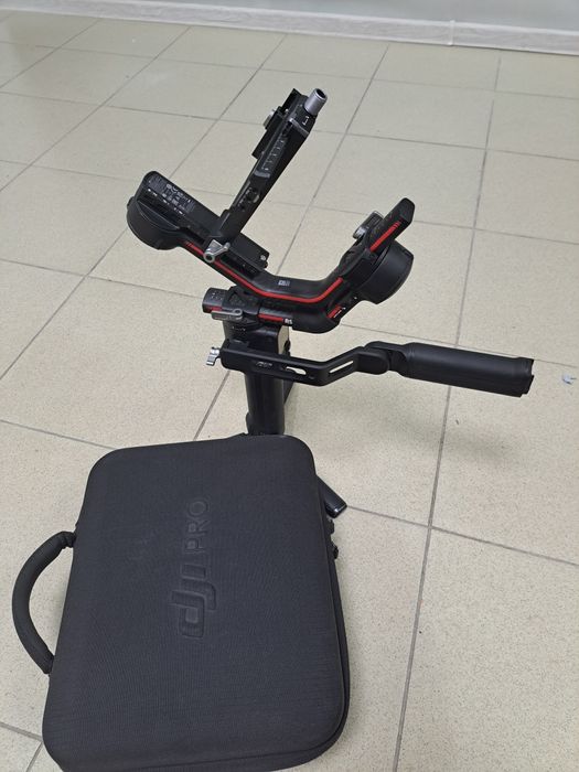 Стабилизираща система dji rs3 pro