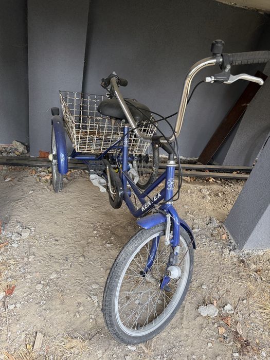 Vand bicicleta cu 3 roti!