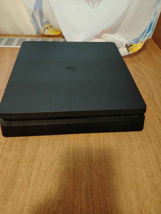 Play station 4, 1250 lei