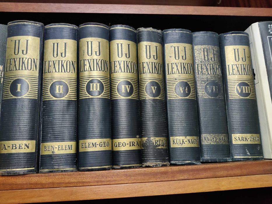 Új Magyar Lexikon