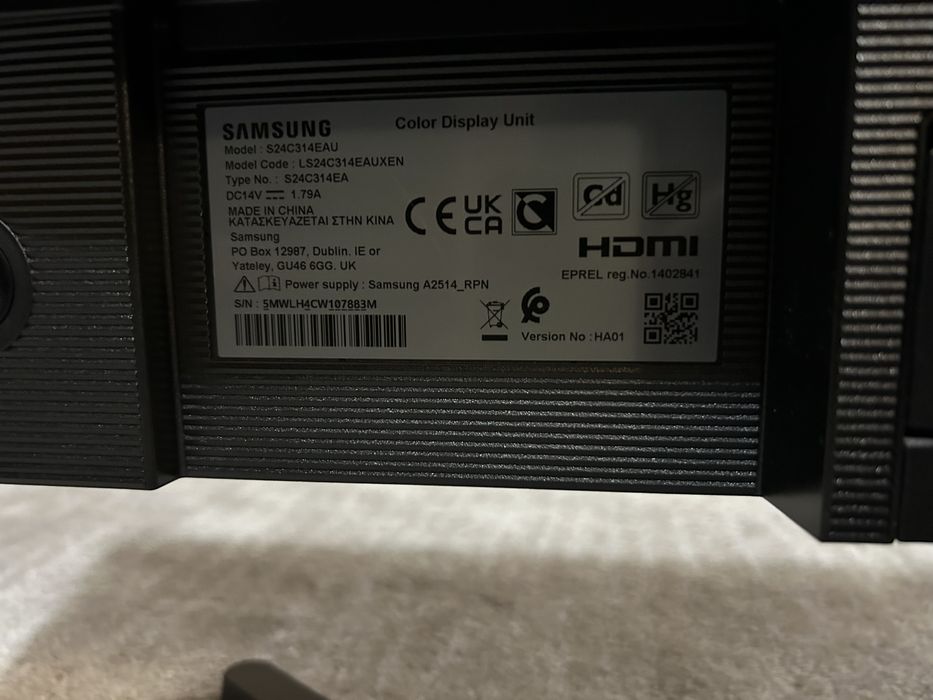 Нов монитор Samsung