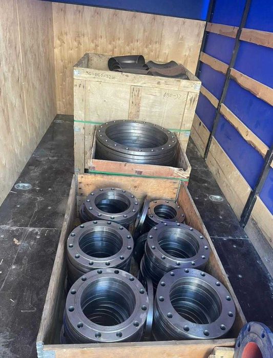 Фланцы стальные приварные и свободные