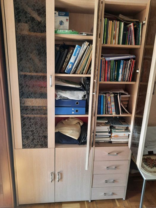 Книжный шкаф для всего