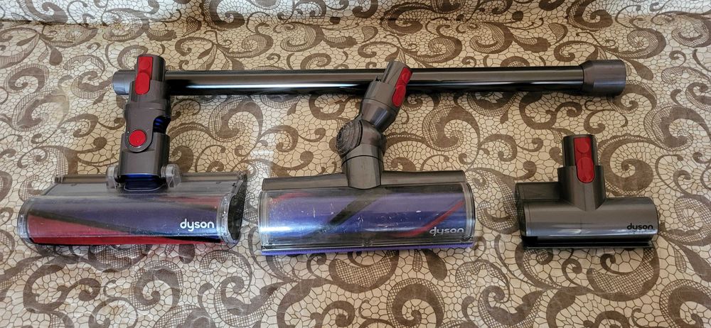 Dyson V8  si V10 accesorii  perii  teava  preturi diferite