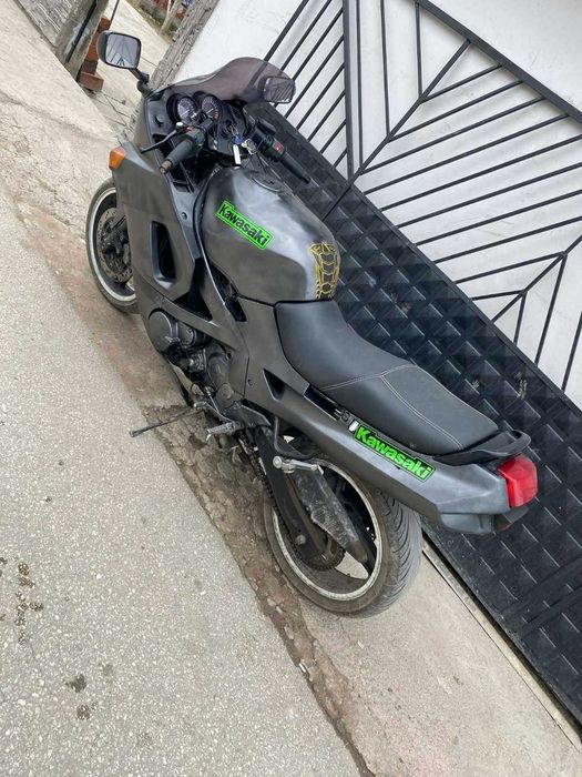 Мотора е в добро състояние и  има документи за регистрация