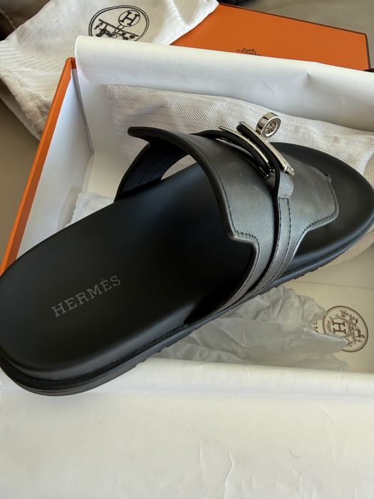 Чехли Hermes със сребърен детайл