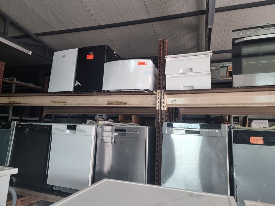 Vând DEFECTE mașini de spălat, frigidere, uscătoare rufe, cuptoare